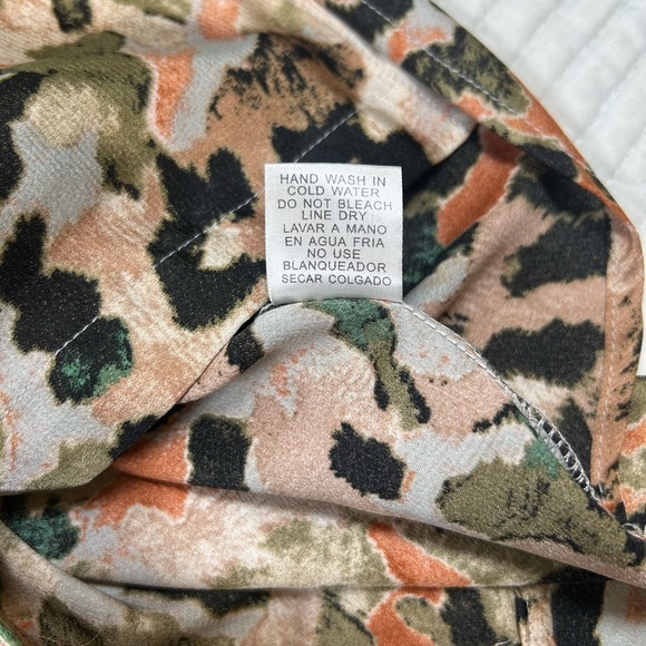 Entro Earth Tone Print Fall Blouse. Size Small. #fall #weartowork #career - Picture 8 of 8